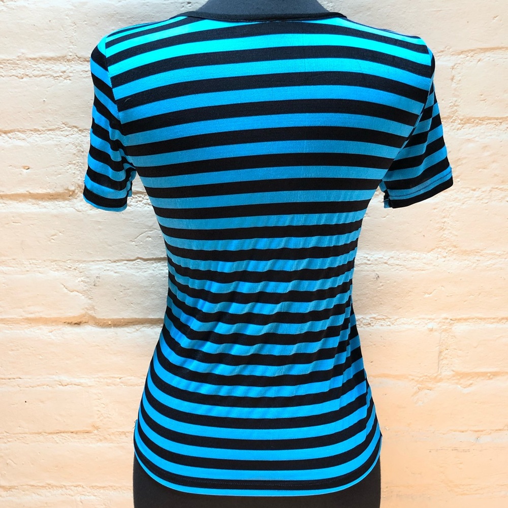 ❤️‍🔥SOLD❤️‍🔥 🔹VTG Striped Top🔹 - Picture 4 of 8